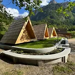 Lodge Glamping Kamp Triglav *